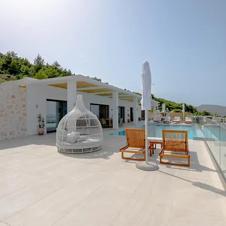 Sienna Private Luxury Marathiás